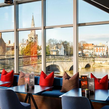 Mercure Bedford Centre Hotel Bagian luar foto