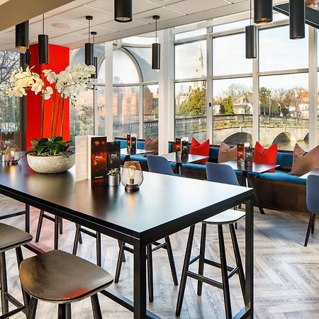 Mercure Bedford Centre Hotel Bagian luar foto