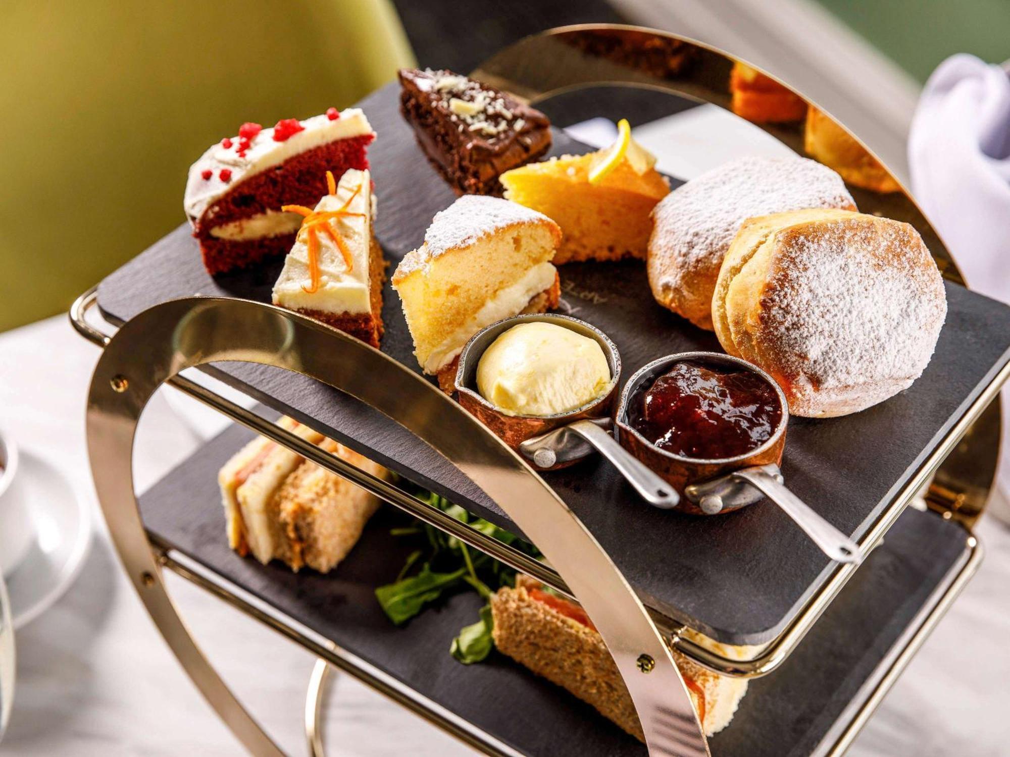Mercure Bedford Centre Hotel Bagian luar foto