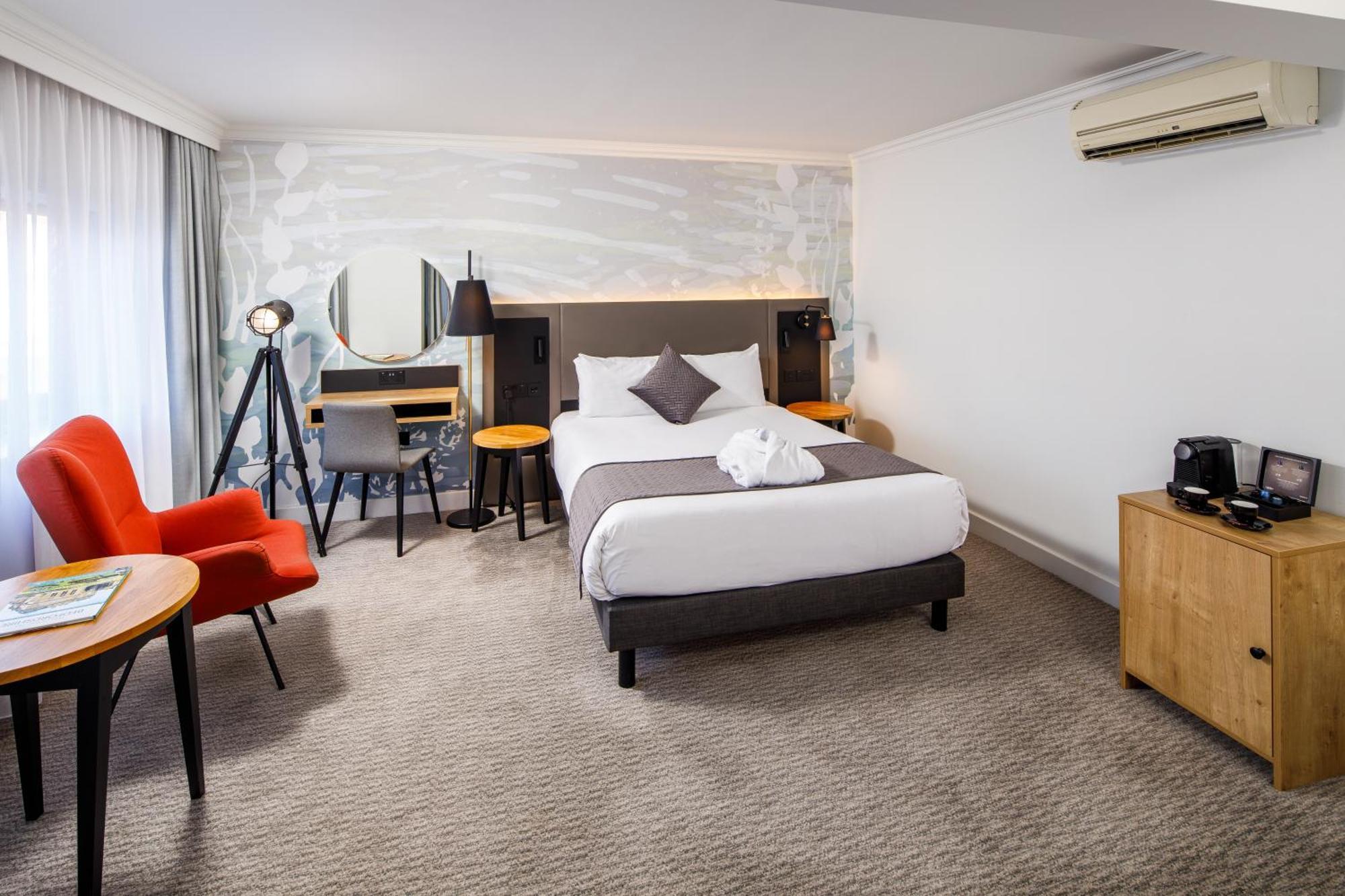 Mercure Bedford Centre Hotel Bagian luar foto
