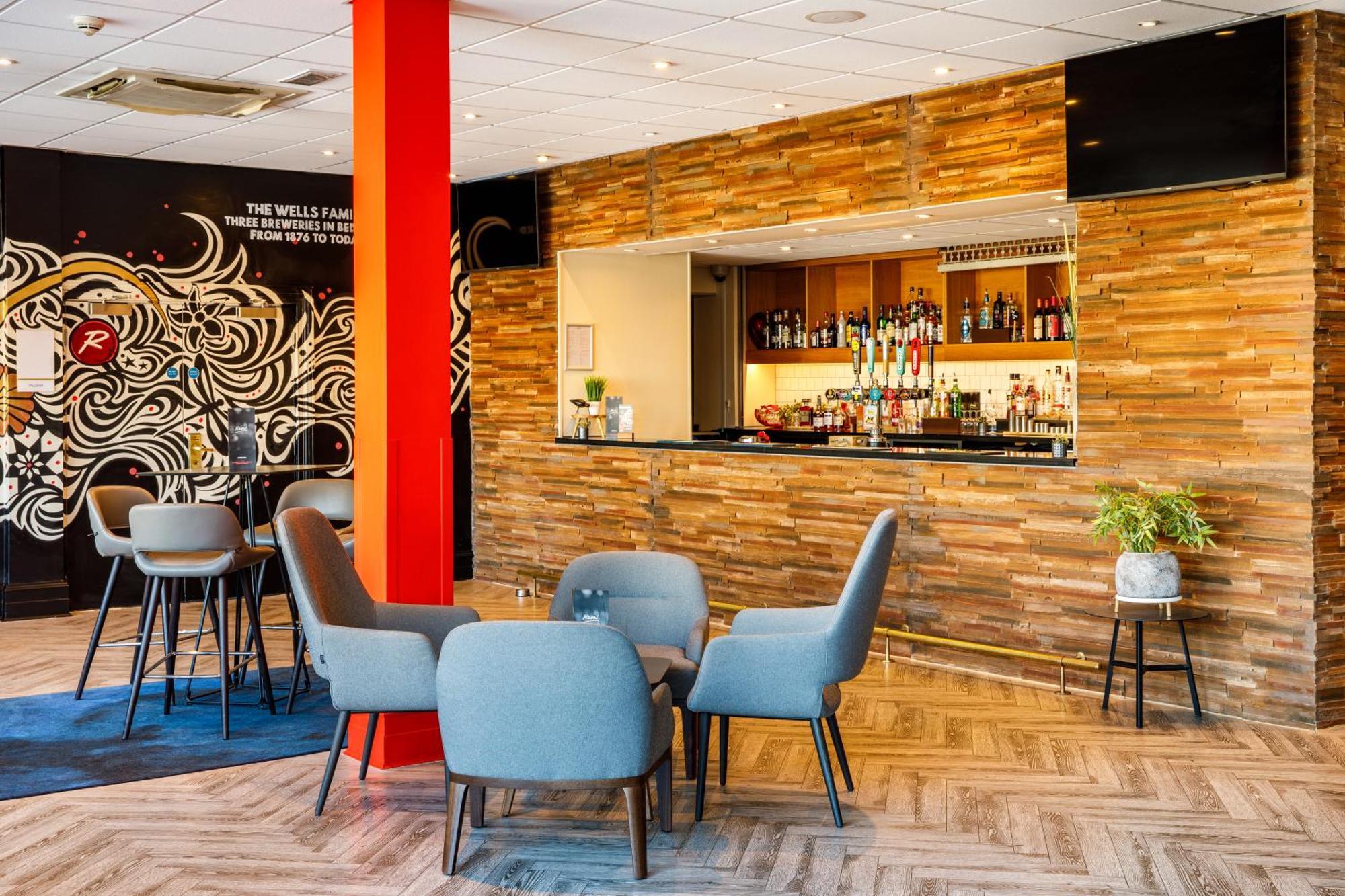 Mercure Bedford Centre Hotel Bagian luar foto