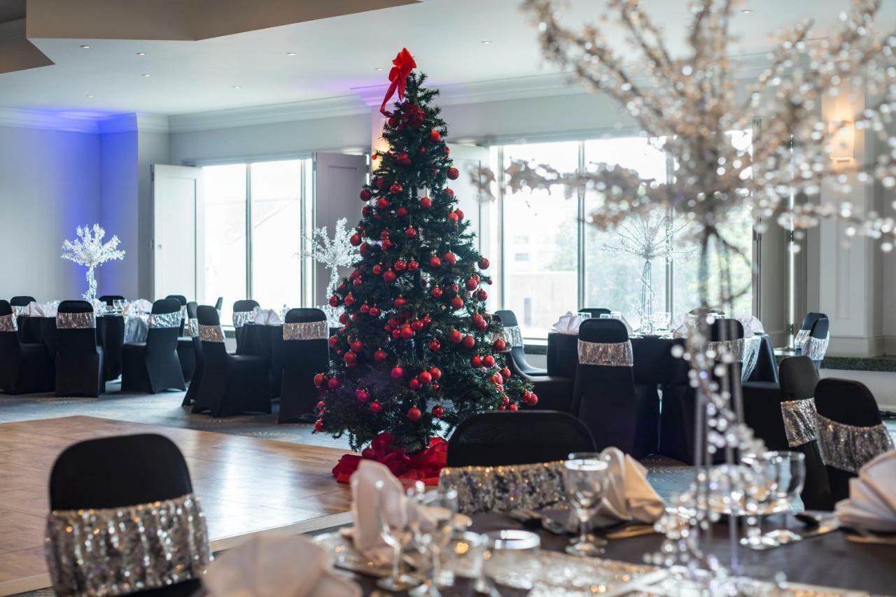 Mercure Bedford Centre Hotel Bagian luar foto