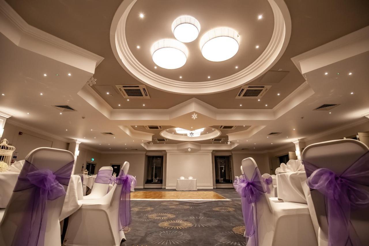 Mercure Bedford Centre Hotel Bagian luar foto